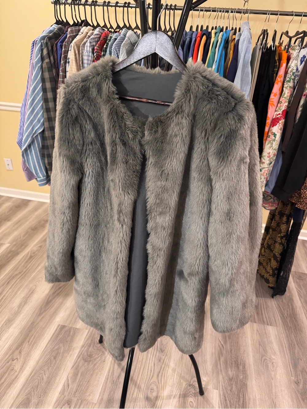 Source Unknown Gray Faux Fur Puffer Coat